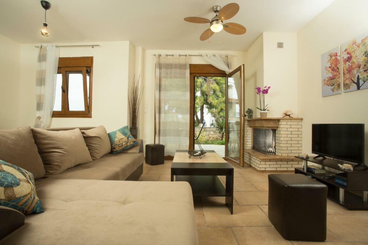 Izabella Sea Side Villa Siviri Exterior photo